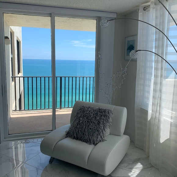 Meet your Posher, Ronald - Picture 8 of 8